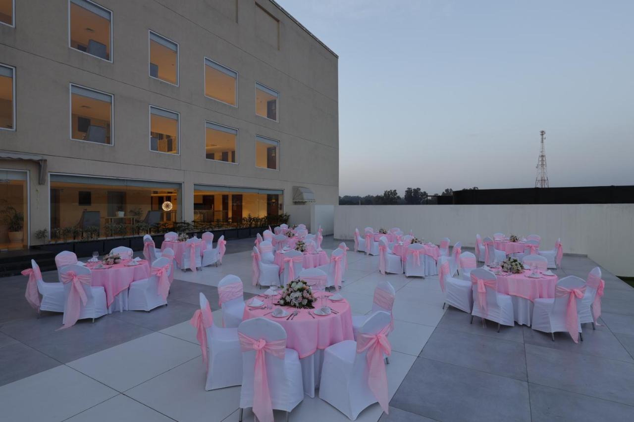 ג'אמו Viraj Sarovar Portico מראה חיצוני תמונה